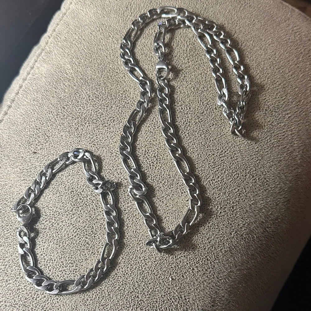 Silver Chain Necklace and Bracelet Set - Picture 1 of 1